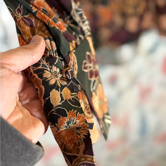 Vintage Charlotte Brody Long Sleeve Blouse with Notched Collar - Picture 5 of 9